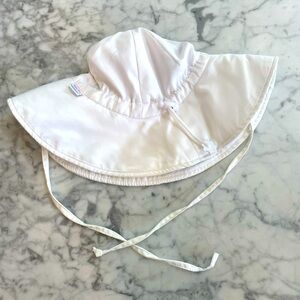 Rufflebutts sun hat. Size 12-24 months.